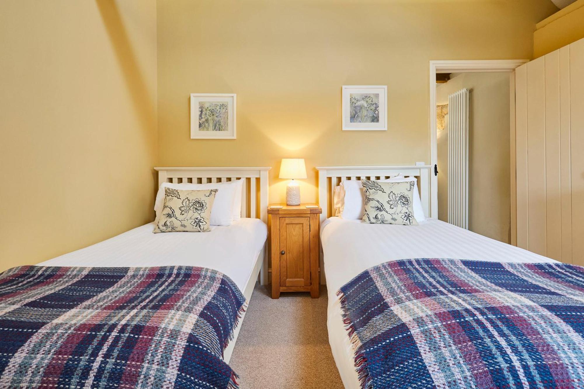 Host & Stay - Tithe Barn Cottages Easington Habitación foto
